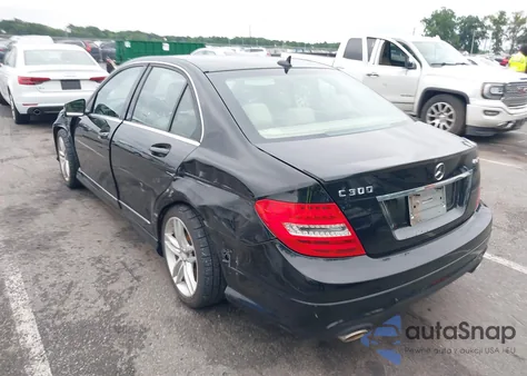2014 Mercedes-Benz C 300 Sport 4Matic из США, поврежденный, VIN WDDGF8AB2EA937676